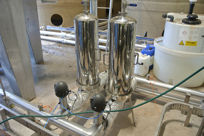 Image 3: In the last stage, the well water is purified with LifeTec PP-N filters