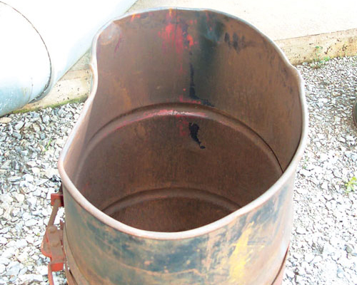  Figure 3 - A damaged drum can negatively impact filter life
