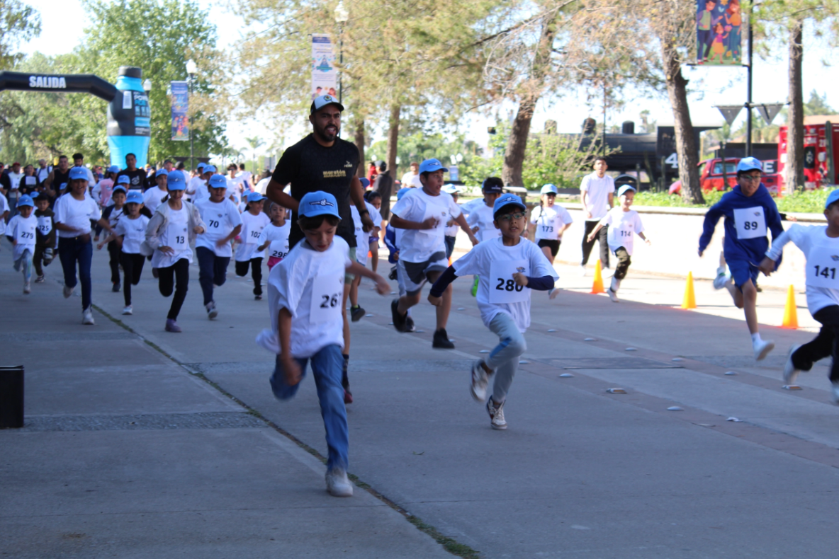 niños corriendo