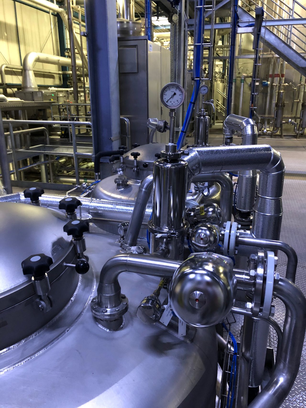 El aire estéril se suministra a ambos fermentadores a través de un filtro de membrana LifeTec™ PT N en una carcasa de filtro PG-EG. 