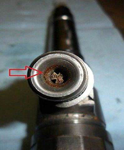 Desgaste de inyectores por agua en el combustible.