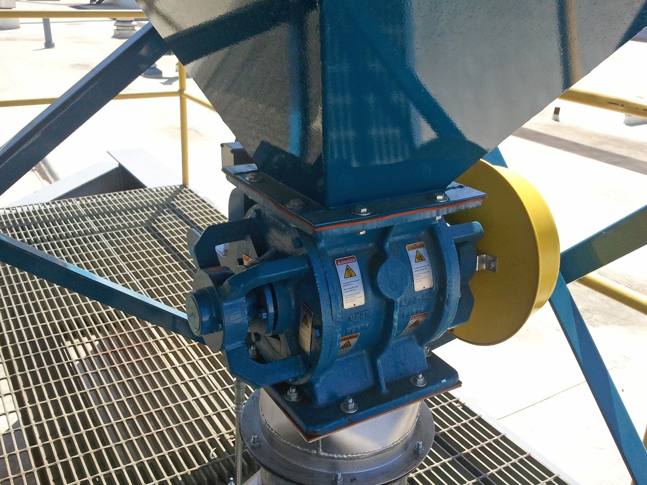  Figure 4 - La vanne rotative assure l’étanchéité entre le dépoussiéreur et le tambour