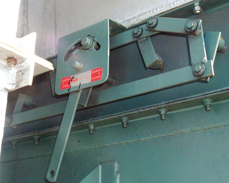 Figura 2 — Válvula de controle do ventilador com marcas de posição que indicam o fluxo de ar calibrado